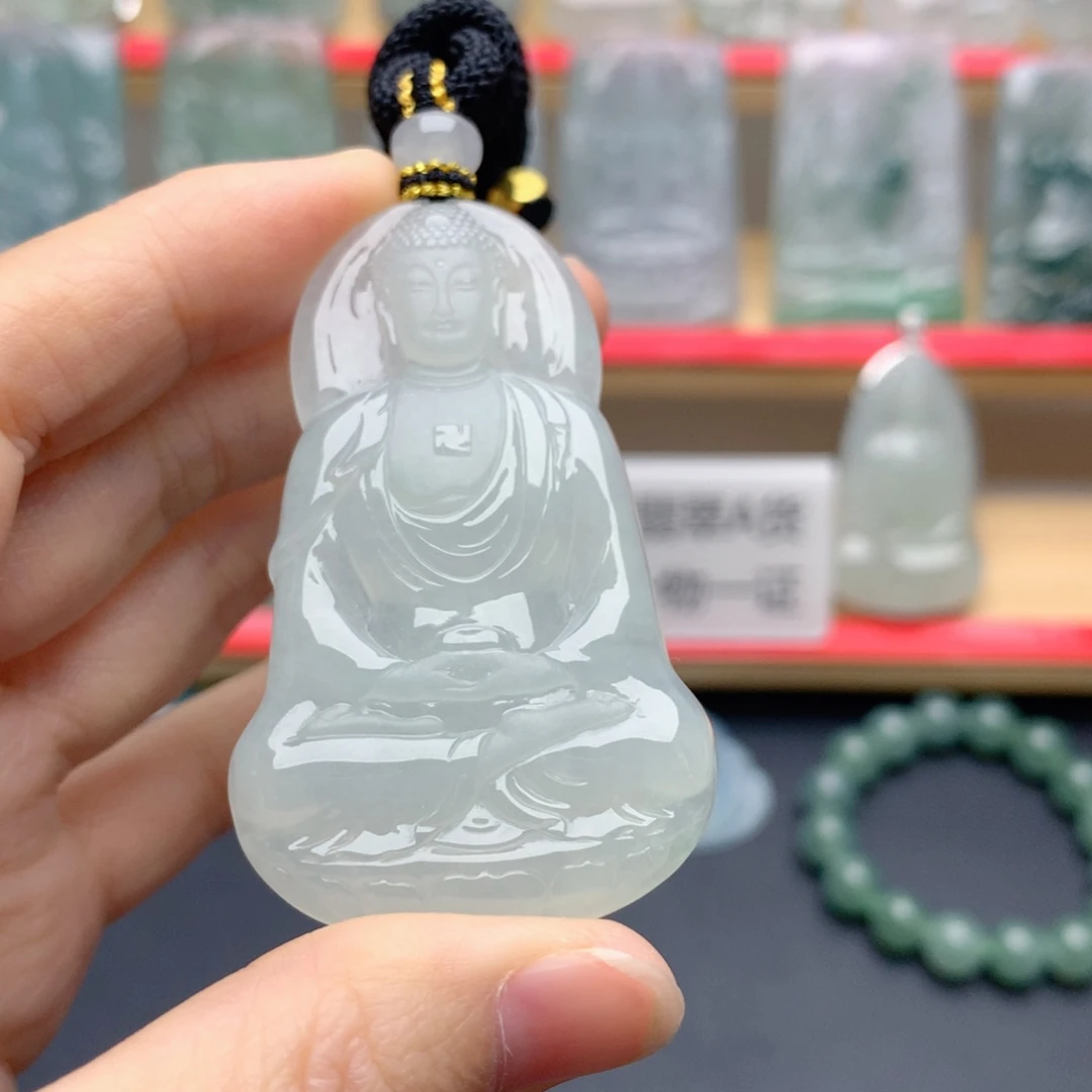 S***Y翡翠未镶嵌颈饰大日