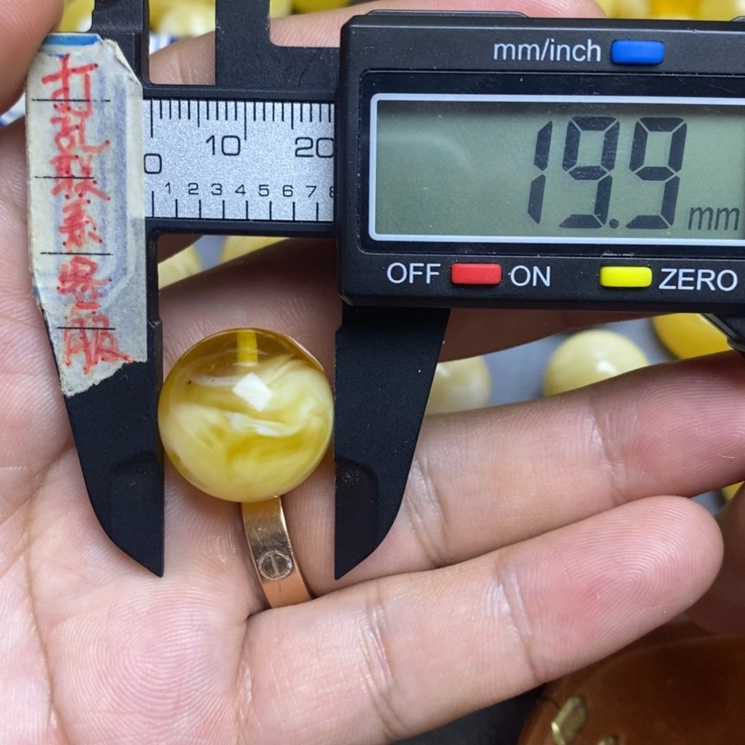 裸石蜜蜡未镶嵌19.9瑕疵圆珠