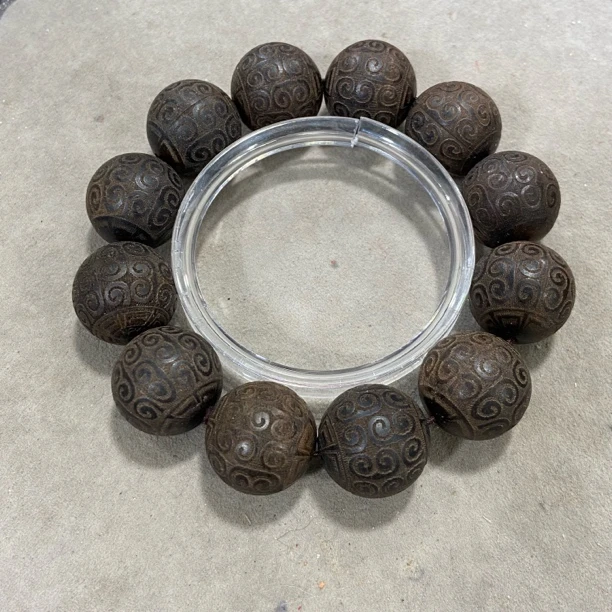 V142 贡木卡2.0圆珠雕刻珠单圈手串