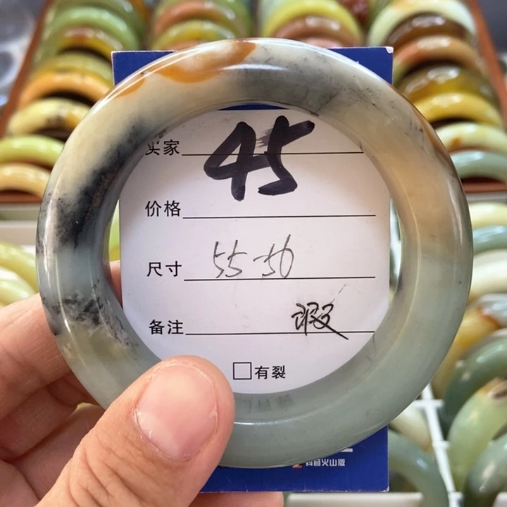 蛇纹石玉手镯未镶嵌