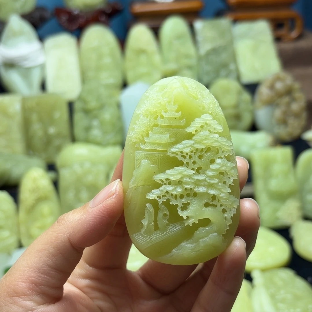 星***原和田玉未镶嵌颈饰