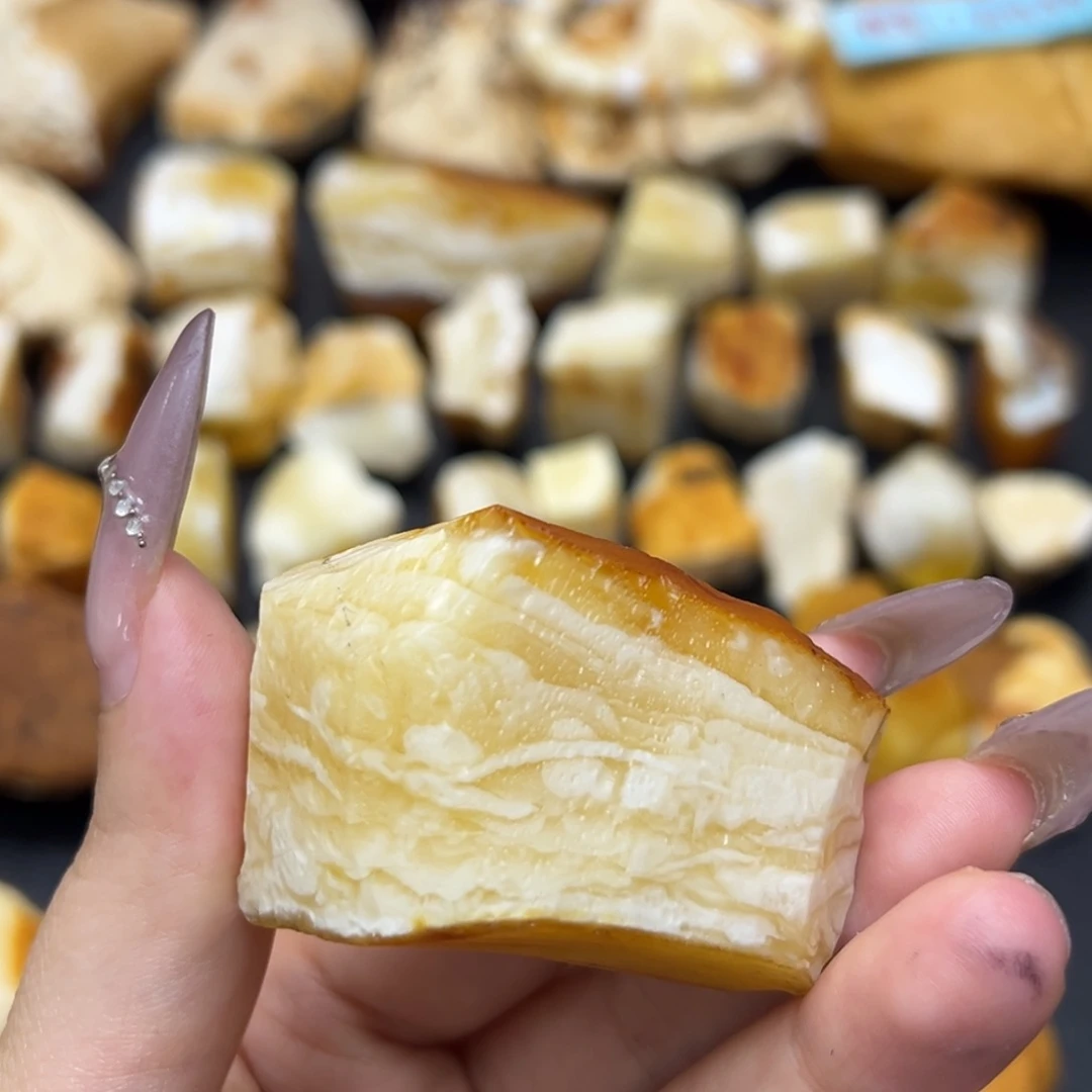 定制琥珀未镶嵌建****店蜜蜡