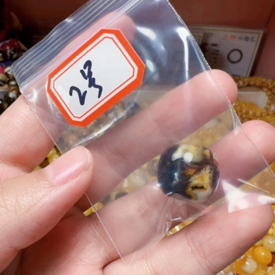 琥珀裸石未镶嵌至**欢2号，15mm