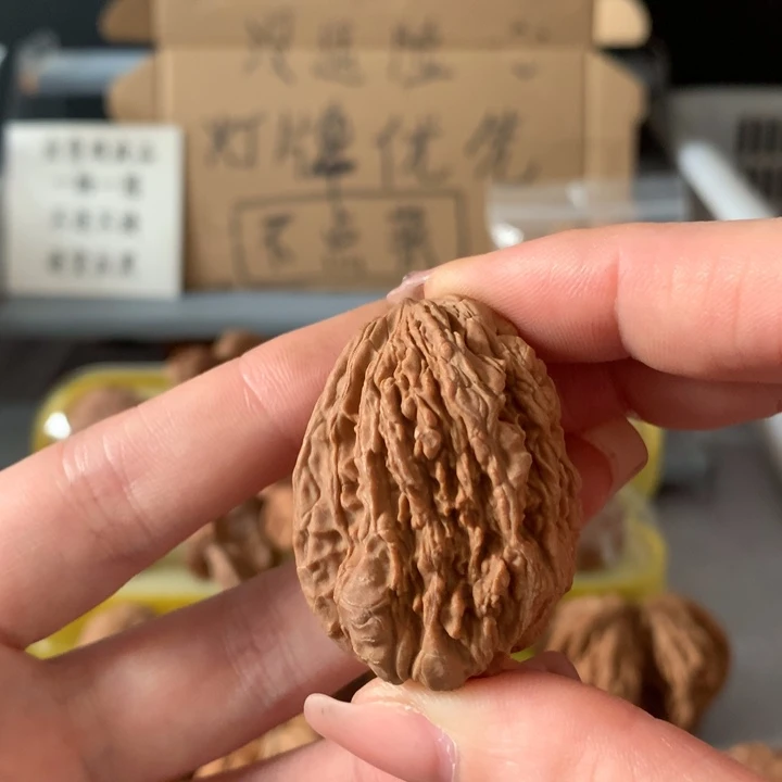 ****吊坠文玩核桃异形单只，有瑕疵