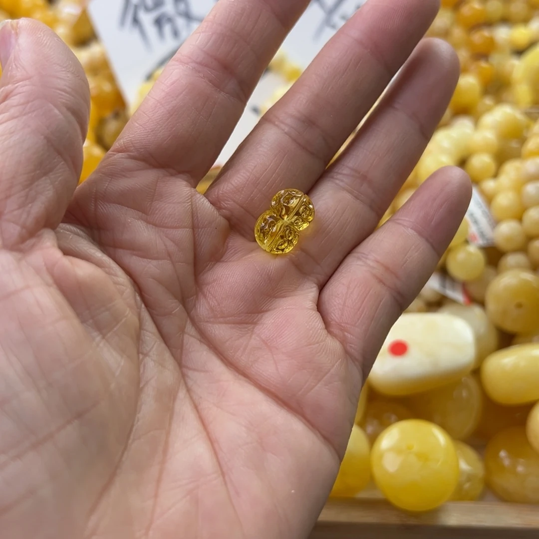 琥珀珠宝奇石未镶嵌