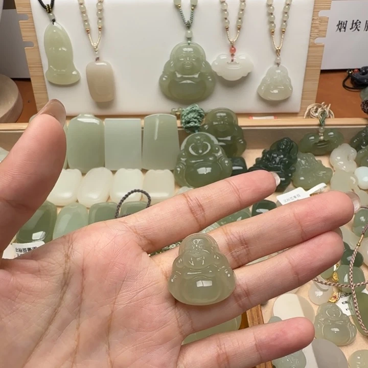 ᝰ****颈饰未镶嵌和田玉