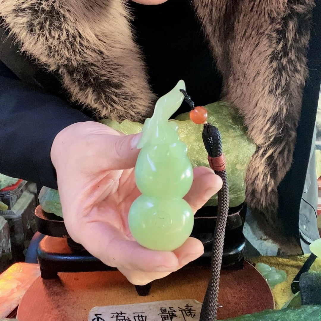 蛇纹石玉未镶嵌珠宝半成品