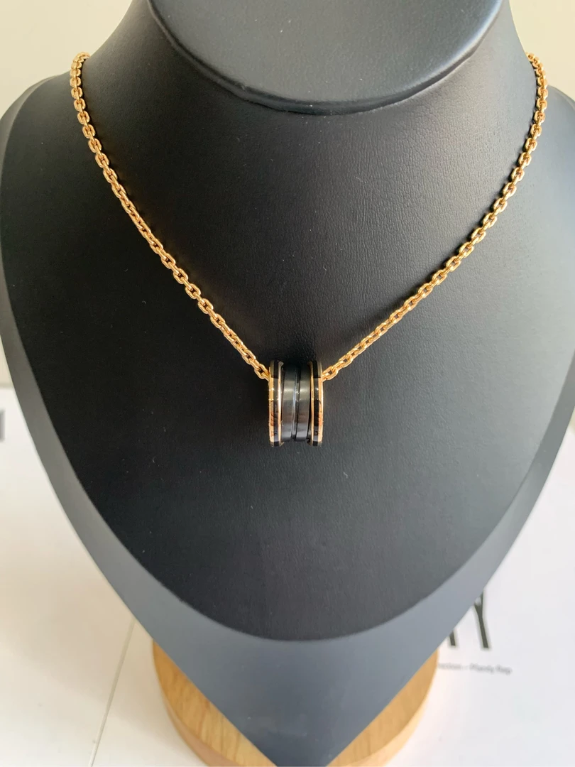 99新 BVLGARI/宝格丽 玫瑰金色双排黑陶瓷项链型号358050