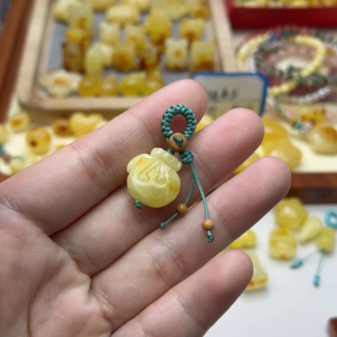 【闪购商品】蜜蜡裸石未镶嵌配饰