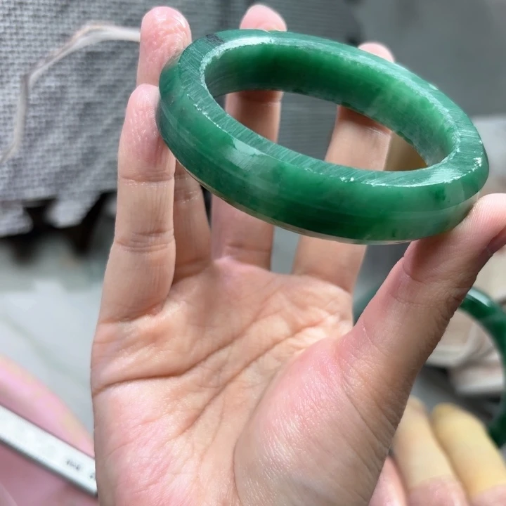 石英质玉手镯未镶嵌丽*定制