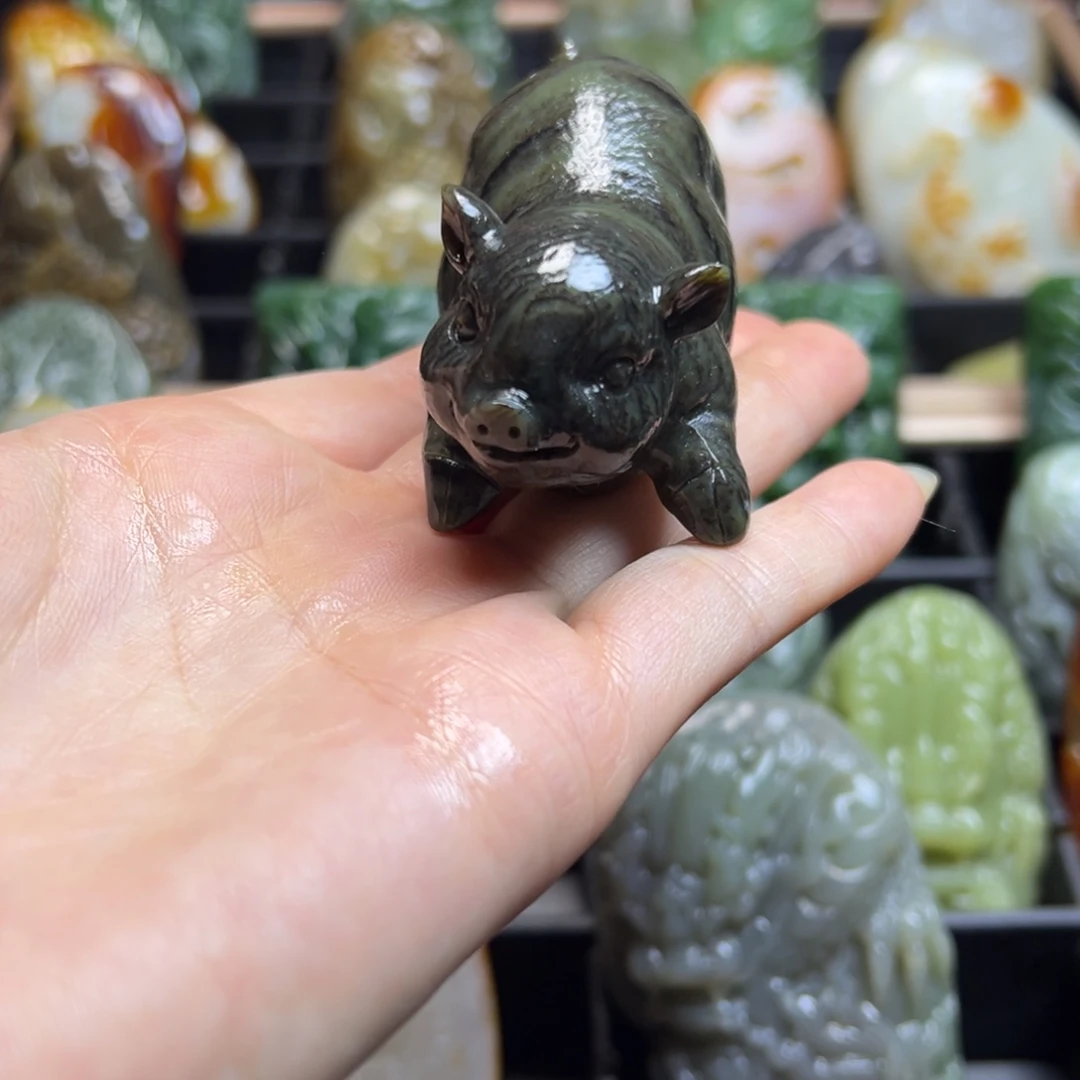 和田玉未镶嵌把件