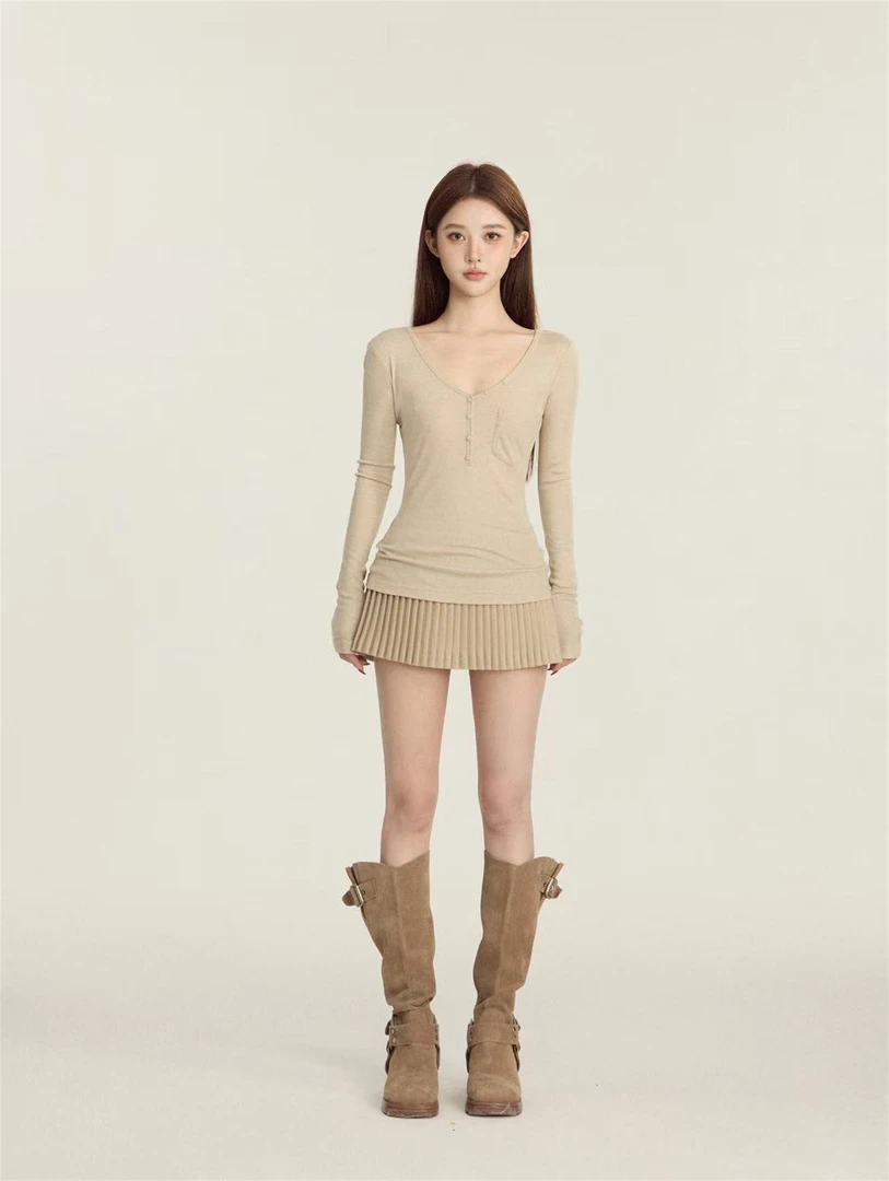 【CHUN ZI】纽扣半门襟V领薄款外穿上衣女秋休闲显瘦A字百褶裙套装