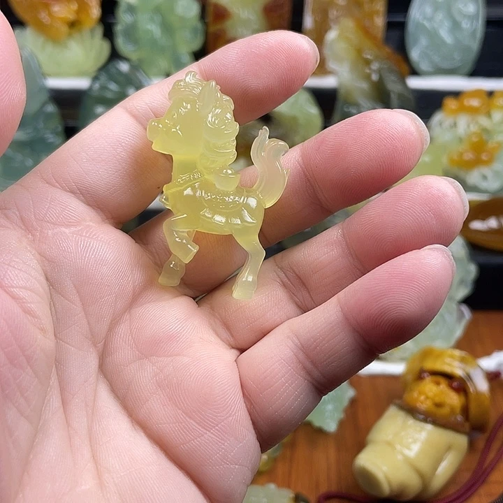 琬***儿蛇纹石玉未镶嵌挂件