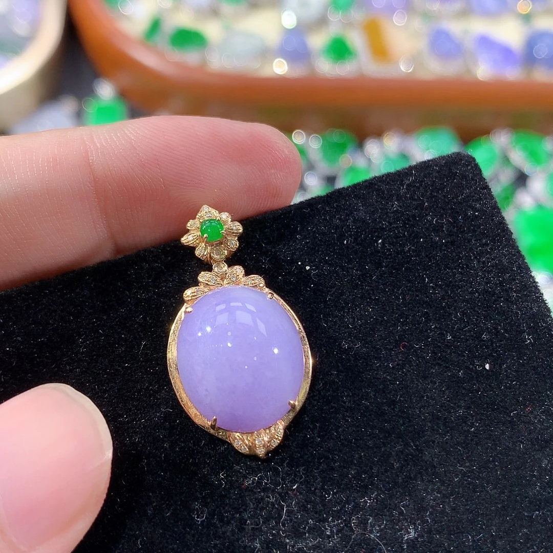 翡翠18K金镶嵌颈饰