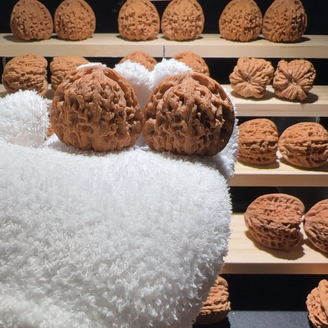 文玩核桃吊坠43三角