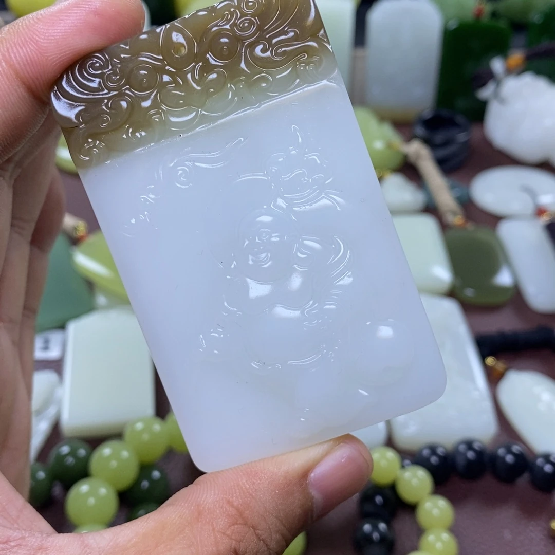 和田玉未镶嵌颈饰