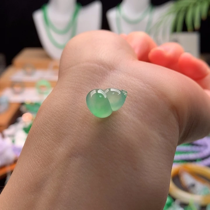 翡翠未镶嵌颈饰天然缅甸A货翡翠