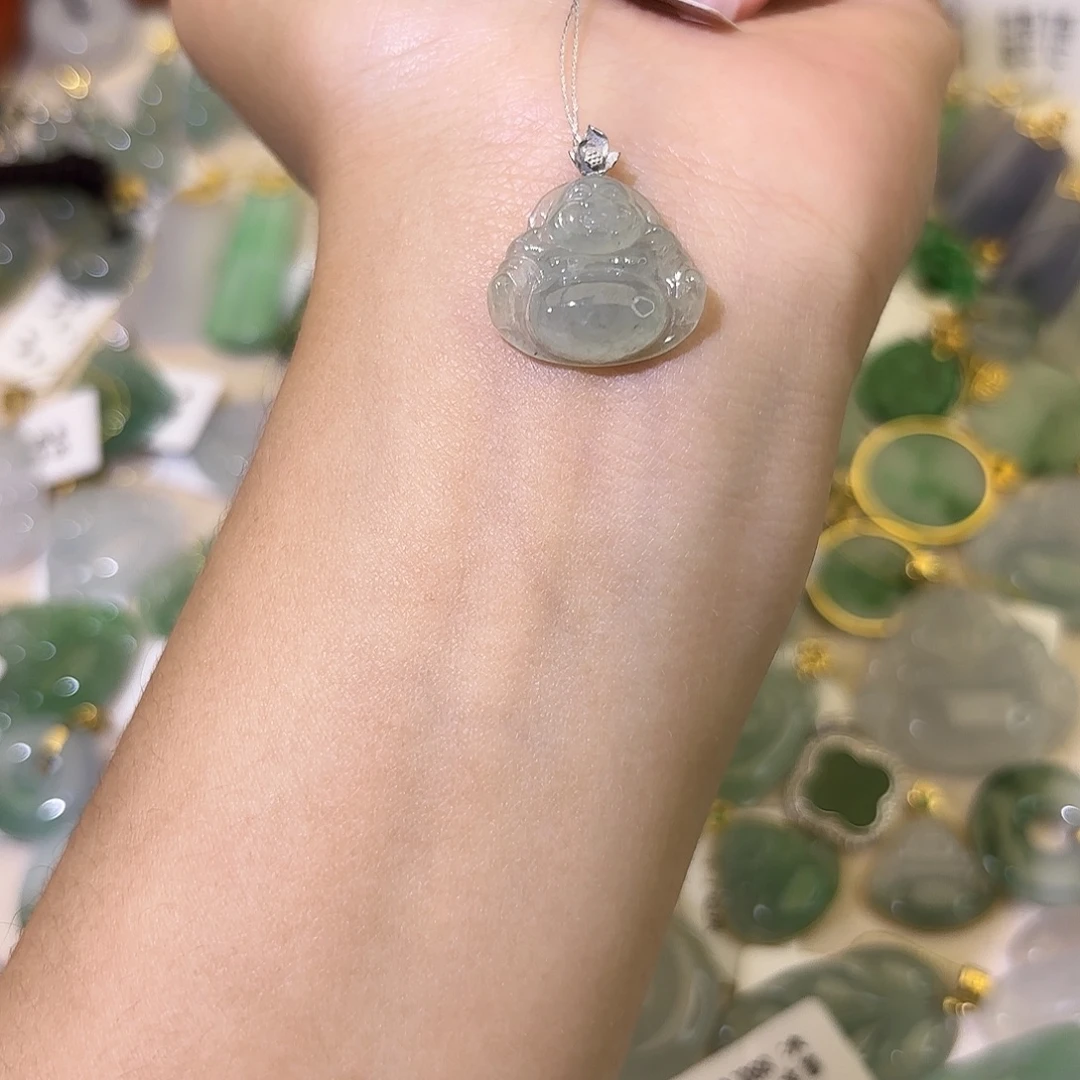 翡翠18K金镶嵌颈饰佛公