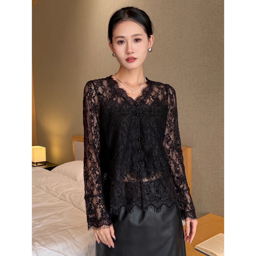 蕾丝v领黑色打底衫女2025年新款秋冬镂空开叉长袖t恤性感内搭上衣