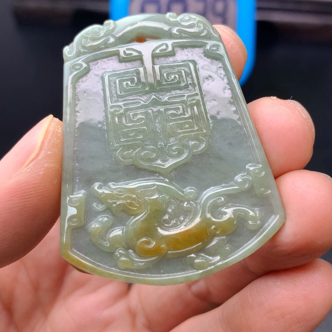 翡翠未镶嵌颈饰翡翠首饰和翡翠珠宝