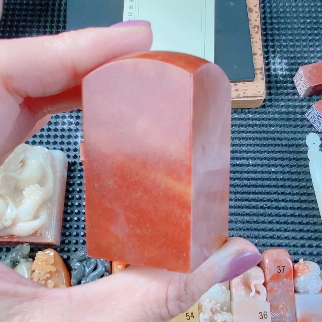 乔***霖寿山石现场直播手工制作