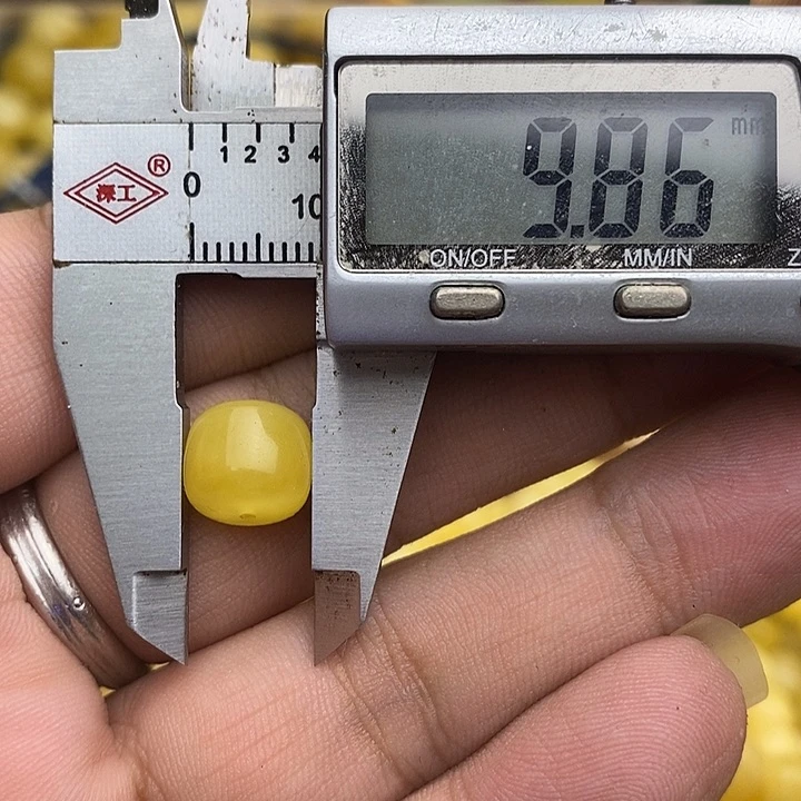 未镶嵌琥珀裸石43号9.9*8.8
