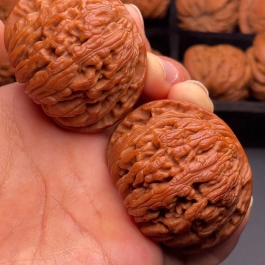 文玩核桃把件秦岭山脉核桃