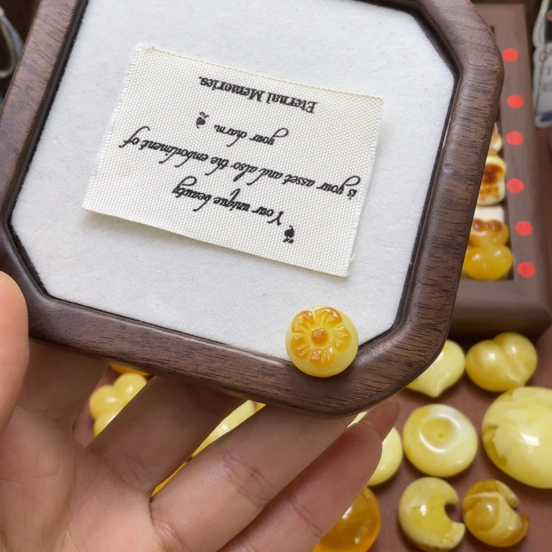 琥珀未镶嵌珠宝奇石