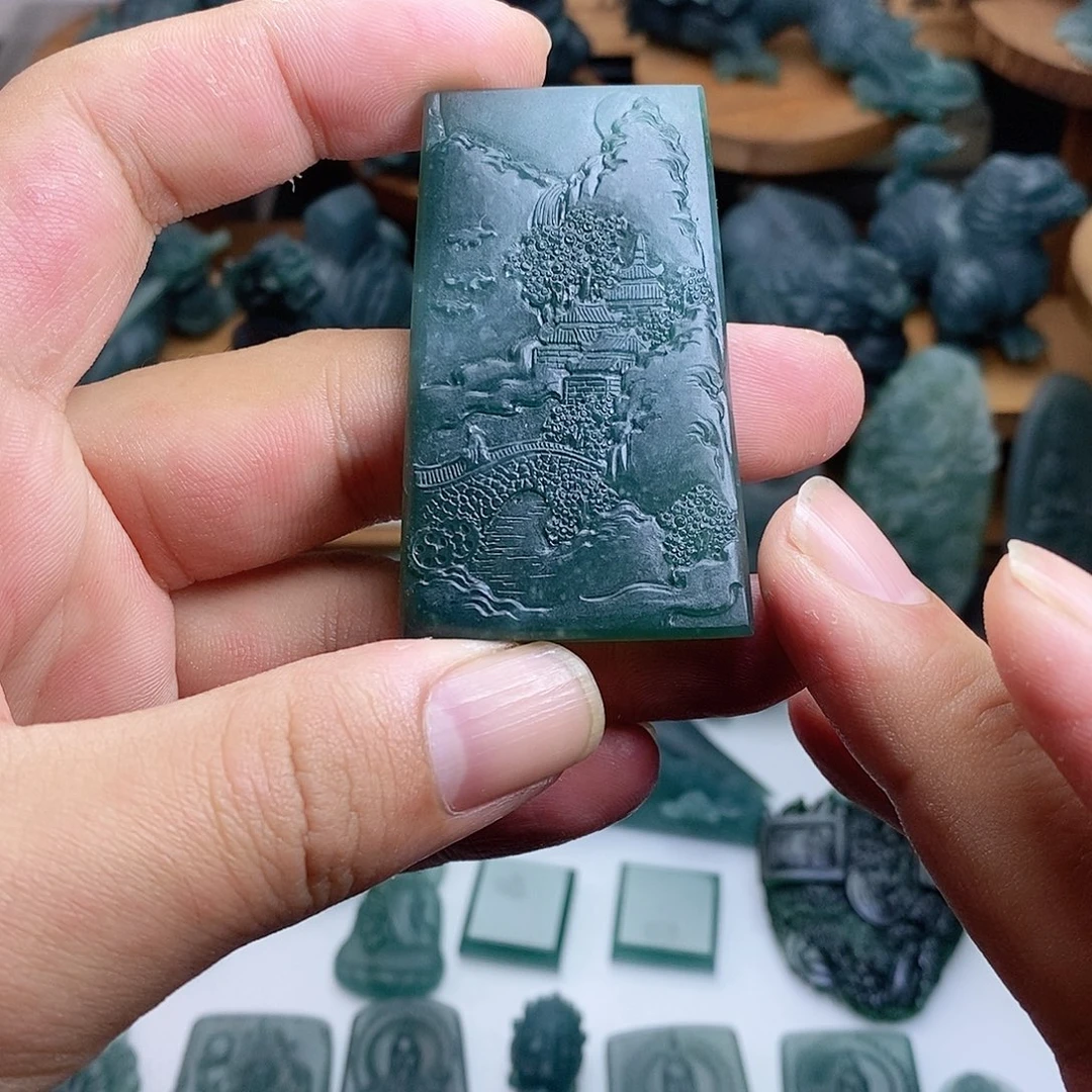 定制翡翠未镶嵌山水