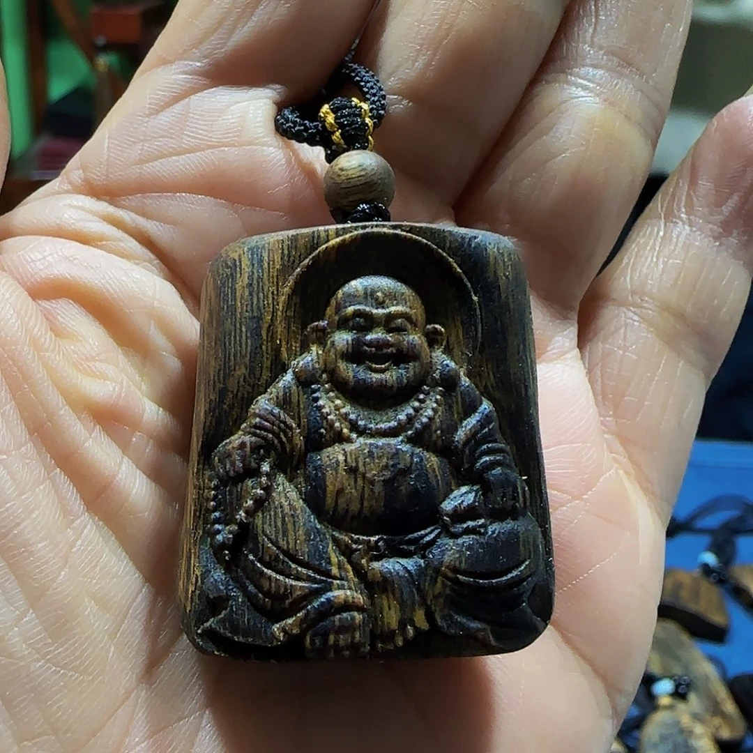 沉香沉香碎屑海南白奇乌身老料佛公带绳10克