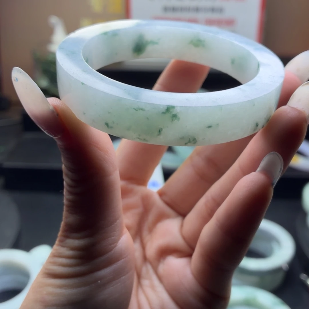 用***2定制翡翠未镶嵌翡翠手镯