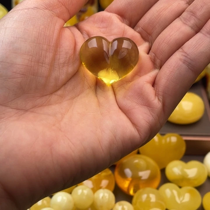 琥珀未镶嵌颈饰蜜蜡