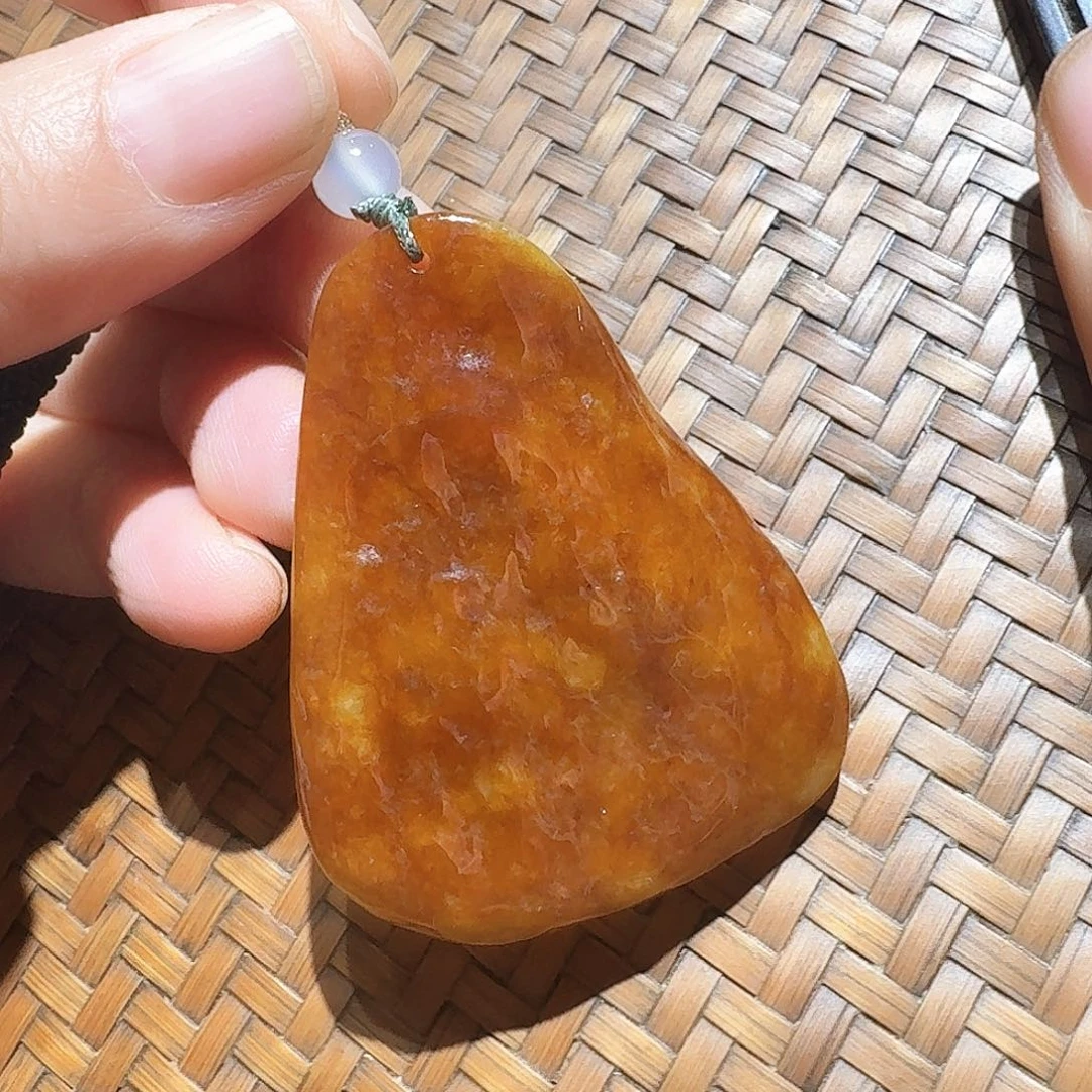 颈饰未镶嵌翡翠个性十足