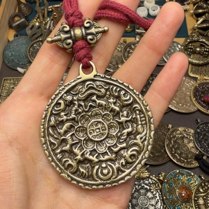 藏传文玩九宫如图