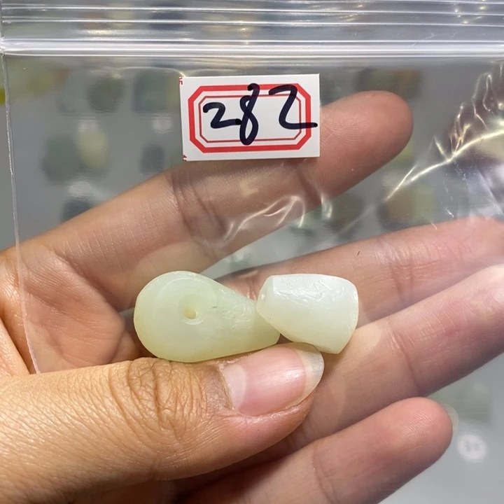 蛇纹石玉颈饰未镶嵌天**庸