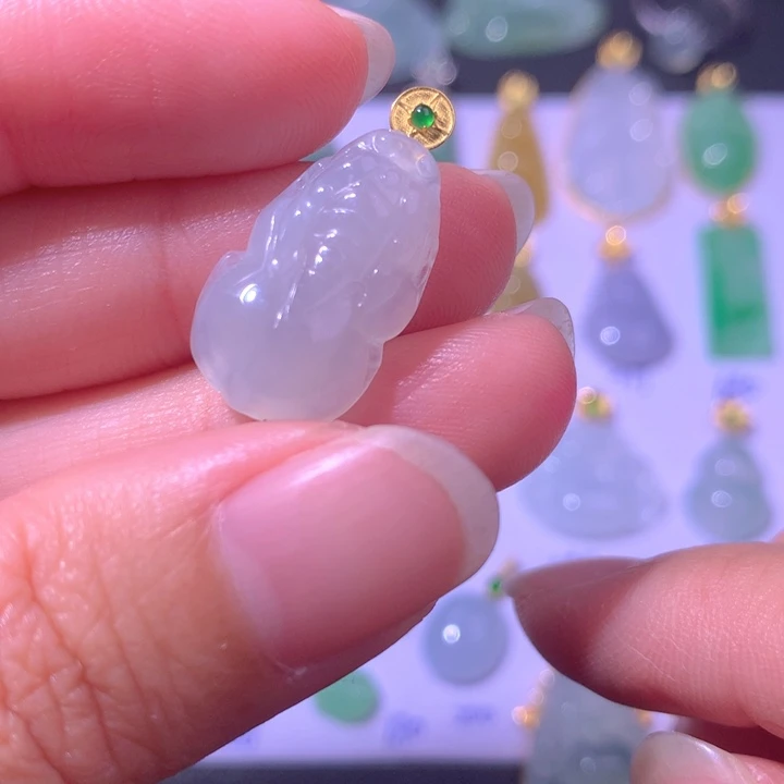 颈饰18K金镶嵌翡翠翡翠