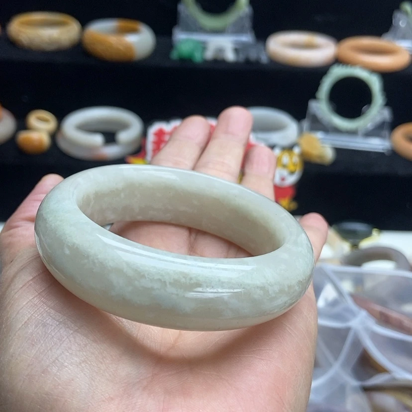 【闪购商品】石英质玉手镯未镶嵌枫**启