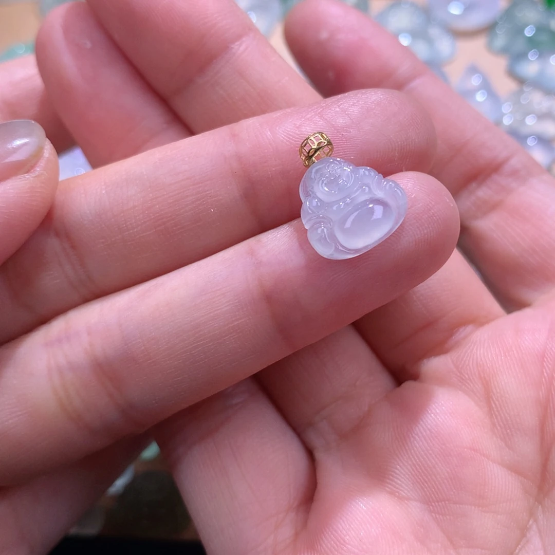 翡翠颈饰18K金镶嵌坐佛