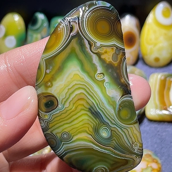 玛瑙/玉髓未镶嵌珠宝奇石