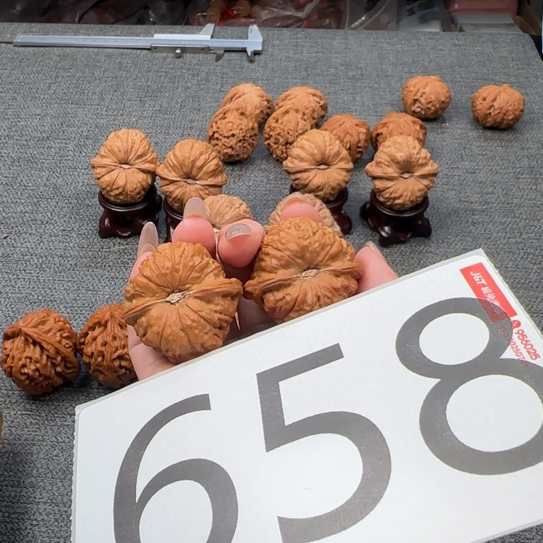 悦***爸桃核把件658核桃658