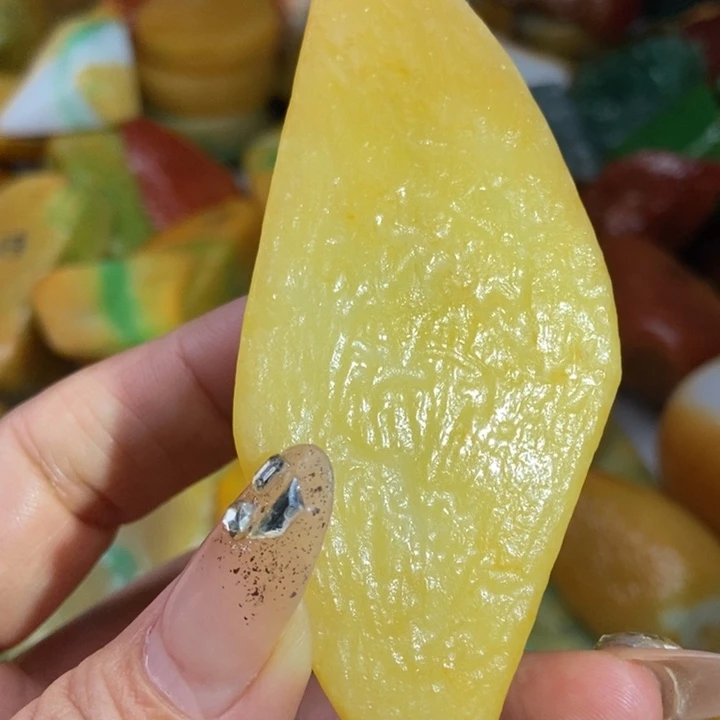 翡翠未镶嵌颈饰缅甸