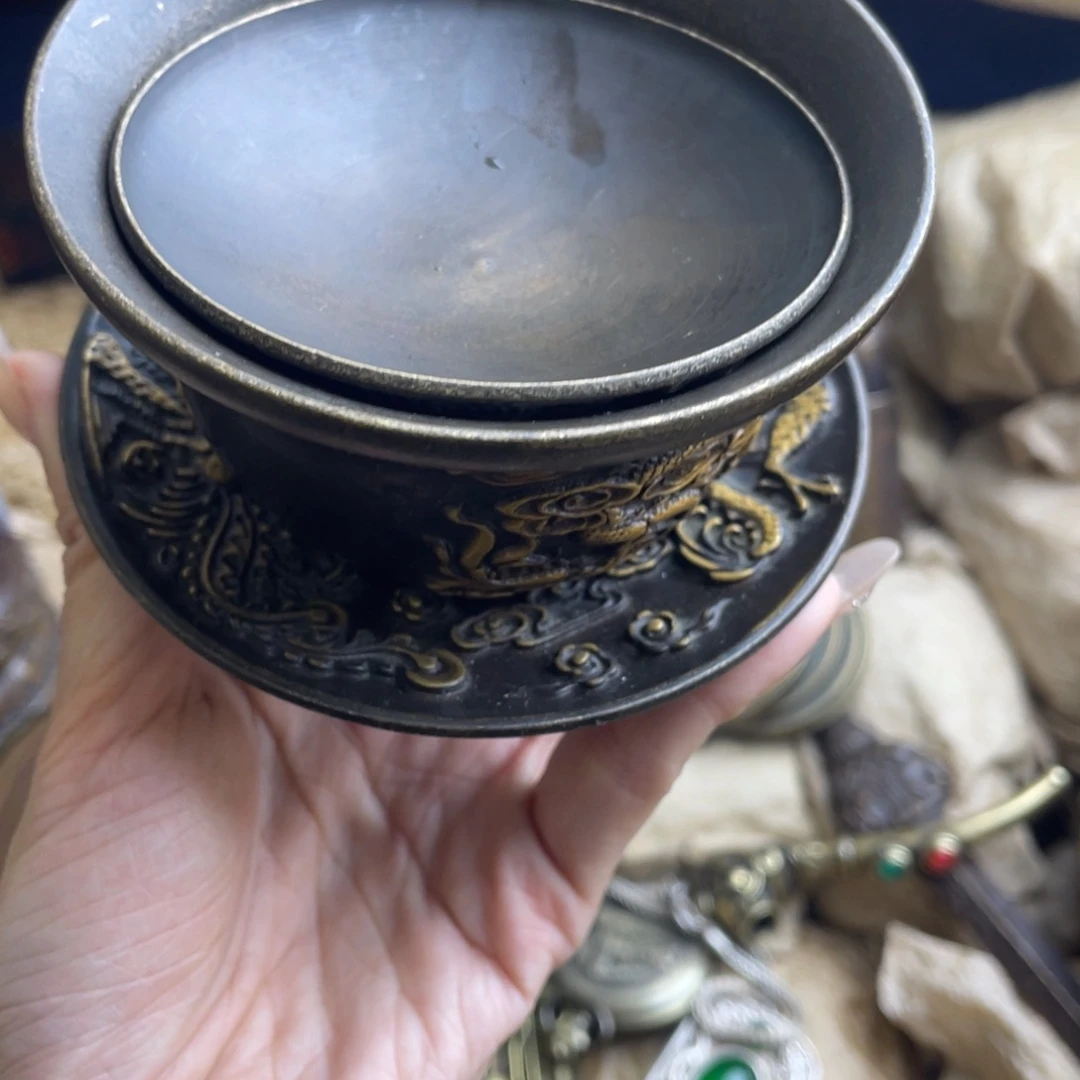 原矿风磨铜盖碗。