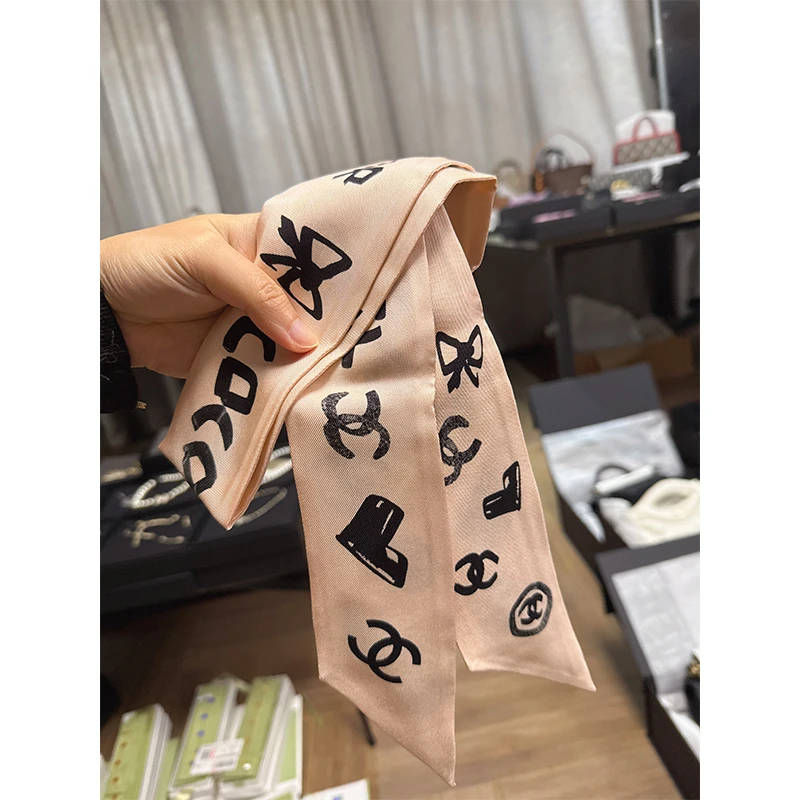 未使用 Chanel/香奈儿 澳海贝/粉色logo爱心丝巾