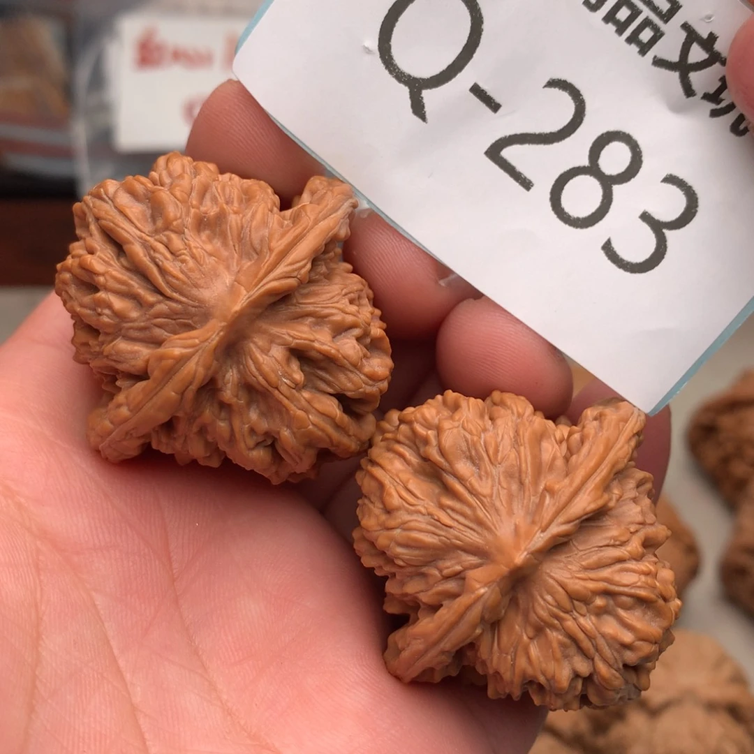 文玩核桃把件40楼……………