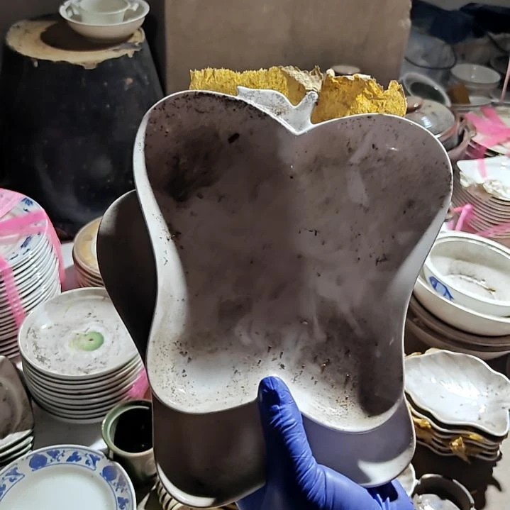 瓷片陶瓷盘子碗啥都有