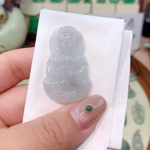 颈饰未镶嵌翡翠观音