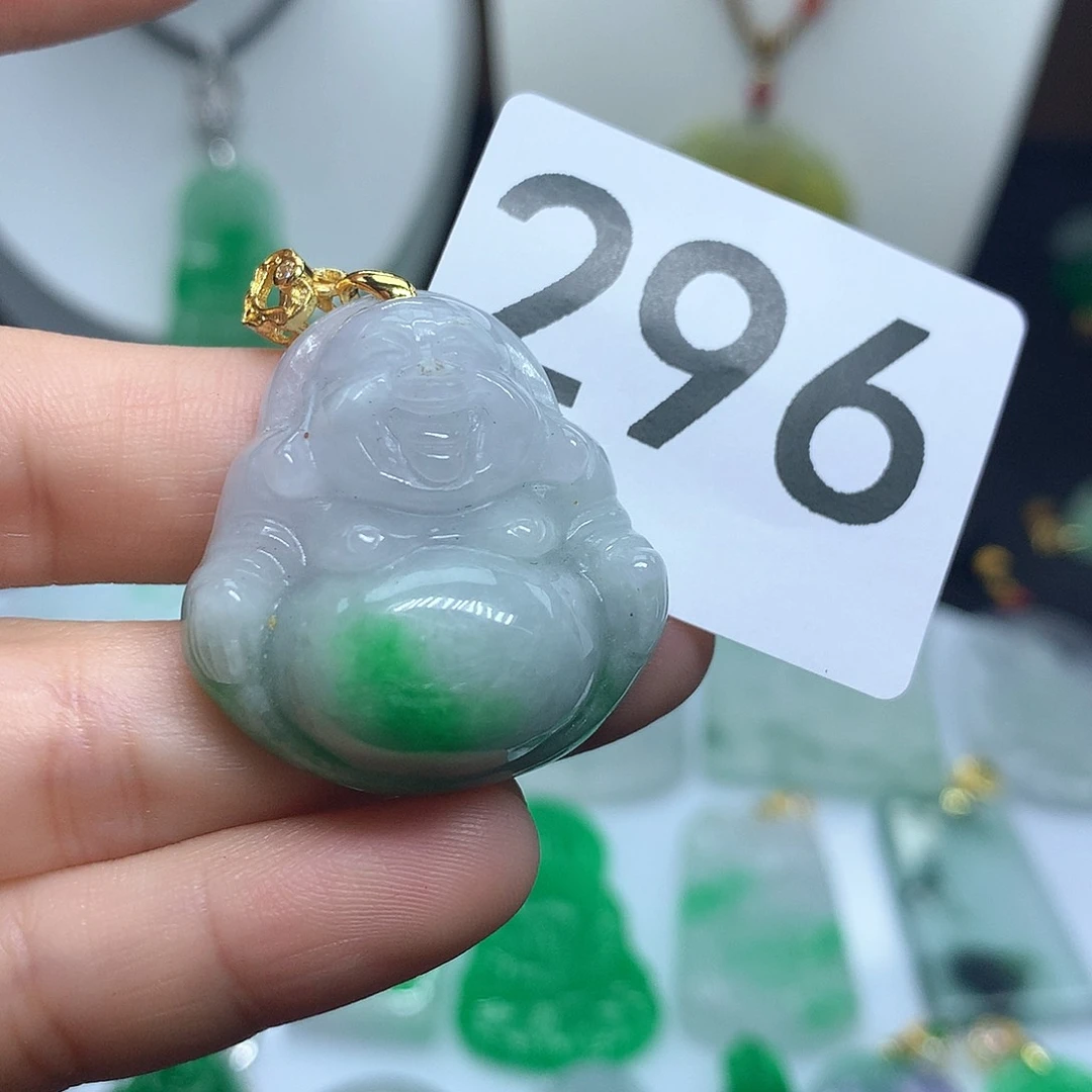 翡翠吊坠(赠链)未镶嵌