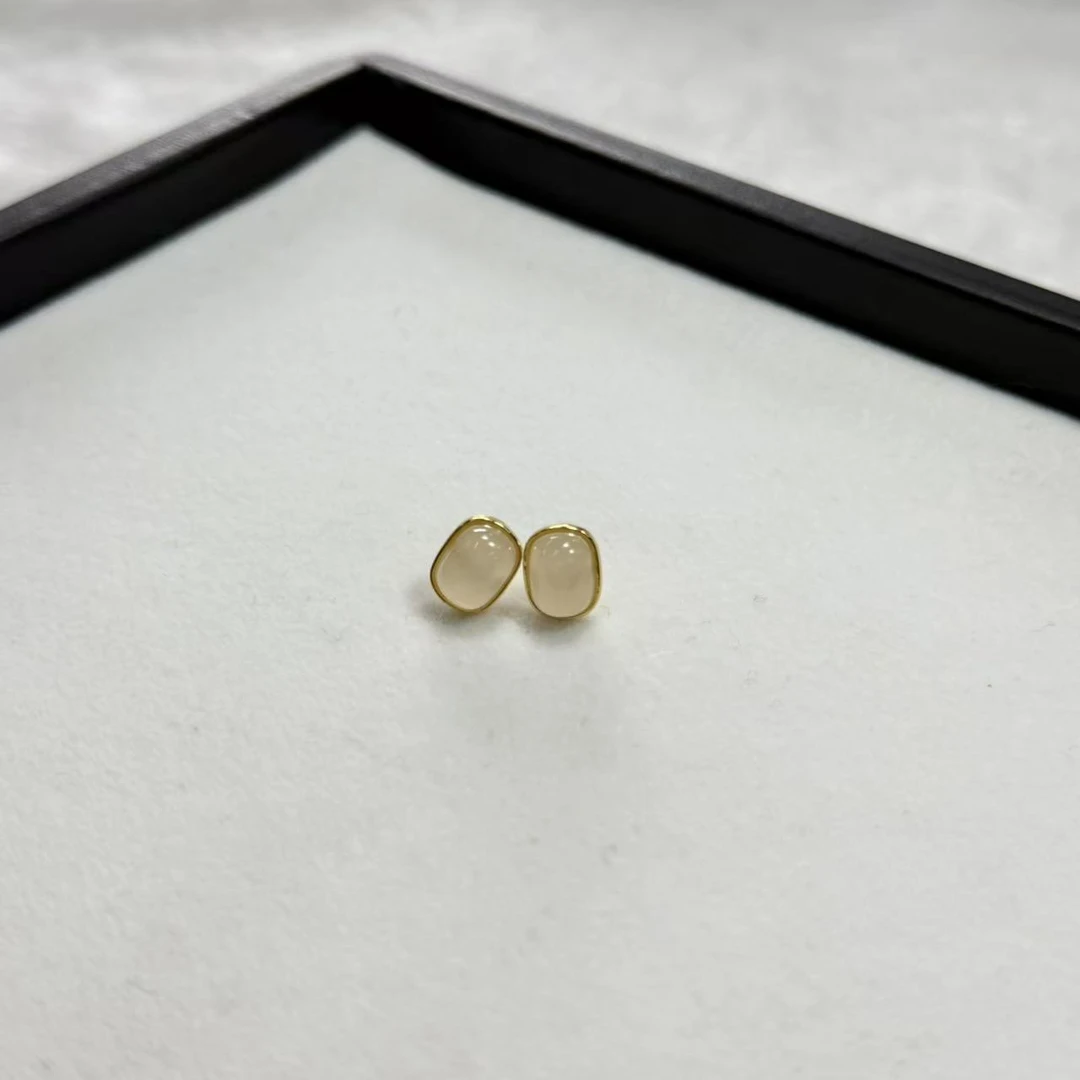 【睿泽赏宝】S925和田玉藕粉耳钉 多样性/有瑕 7*5*3 KS0090040