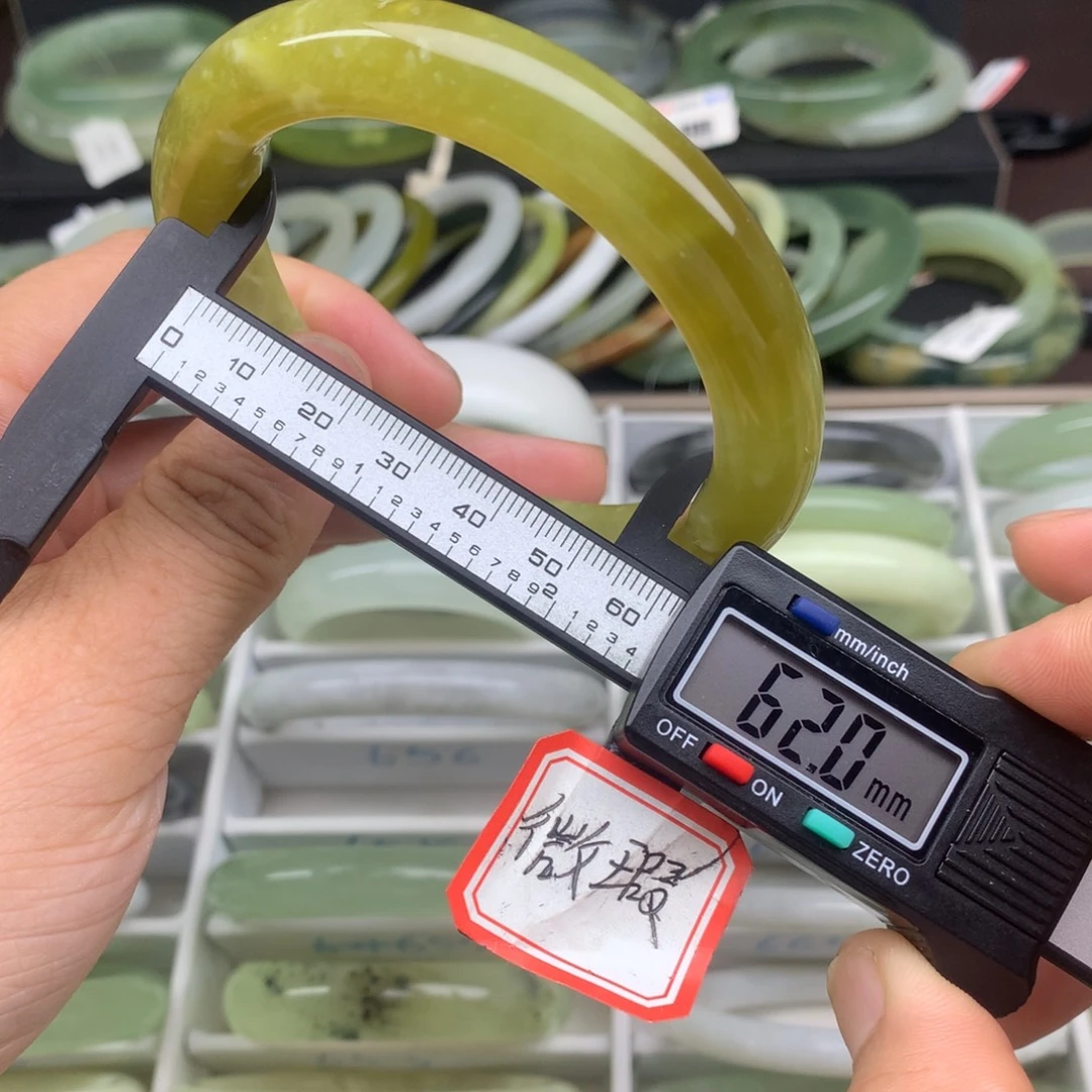 未镶嵌蛇纹石玉手镯656