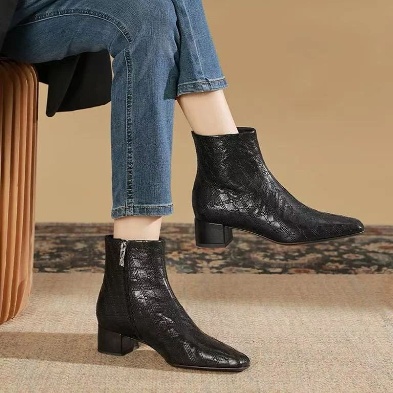 C2535 黑色  高端时尚秋冬舒适粗跟方头时装短靴